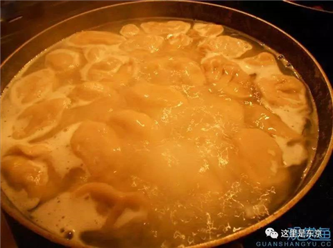 巨型怪鱼入侵护城河!日本人民愁得慌,还数中国人民有办法(巨大鱼怪兽)