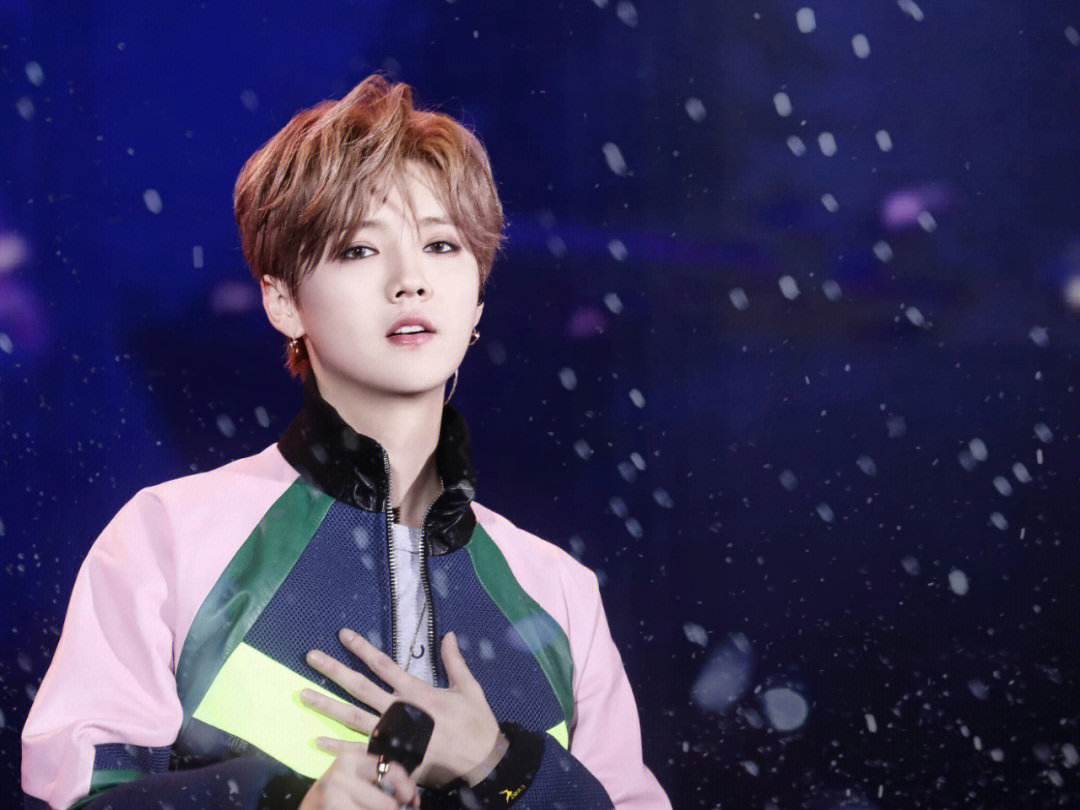 鹿晗让人泪目了!兑现三年前承诺,为医护人员预留演唱会门票-鹿晗演唱会门票价位和位置