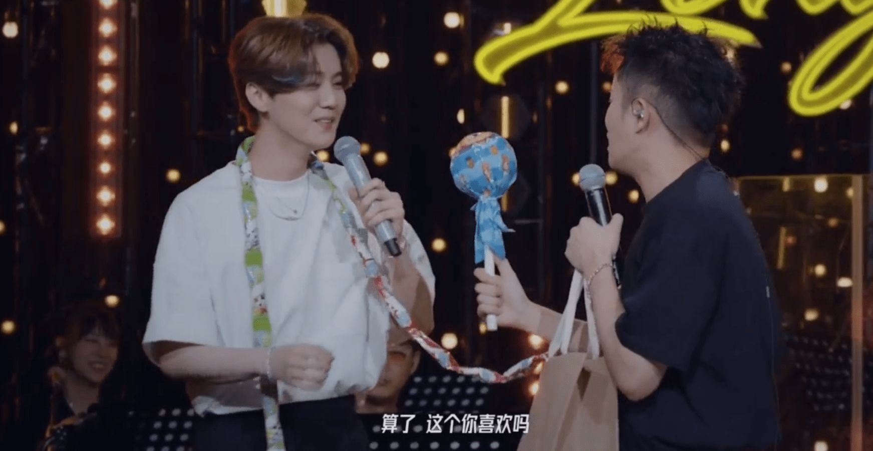 鹿晗让人泪目了!兑现三年前承诺,为医护人员预留演唱会门票-鹿晗演唱会门票价位和位置