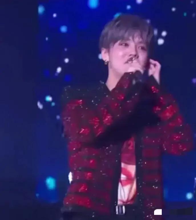 鹿晗兑现三年前的承诺!这就是偶像与粉丝的双向奔赴吧-鹿晗i-D