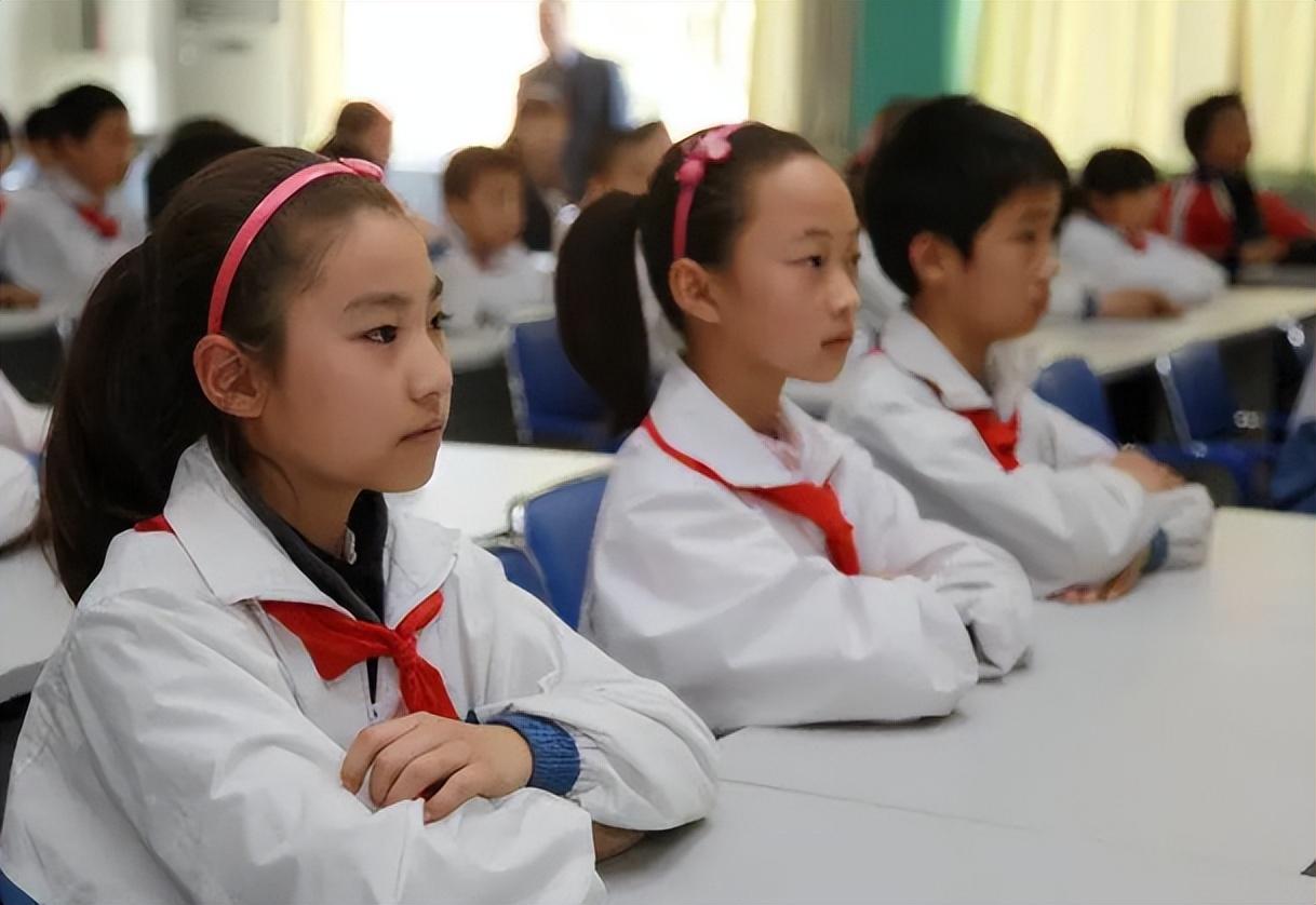 13岁学生当老板了?校方调查后回应,网友霸气回怼:关你什么事(十二岁学生当校长电视)