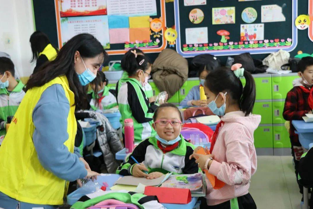 老师发现13岁学生是公司老板,校方有回应,网友:我31了还在打工(老师发现了怎么办)