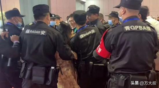 一根冰激凌损失160多亿,MINI的迷之操作,宝马半个董事会白来了(宝马mini系列 蓝色多少钱)