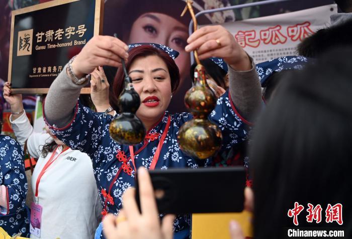 甘肃“村花”直播团的故事-甘肃网红村