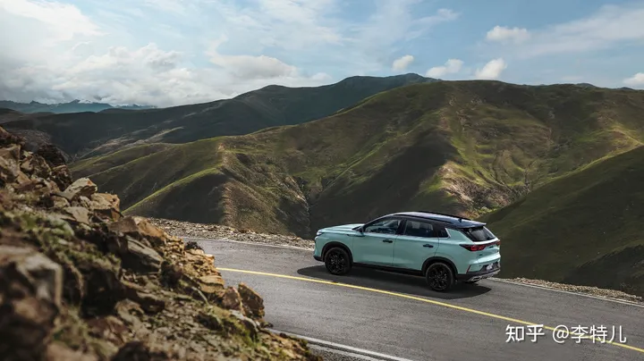 西藏试驾东风风神皓极,13万级混动SUV有40万级的越级实力-东风风神插电混动suv