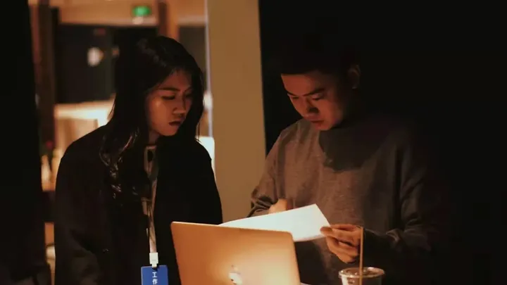 经历了 300 多次「双向奔赴」,我们终于明白的事-双向奔赴的文案句子