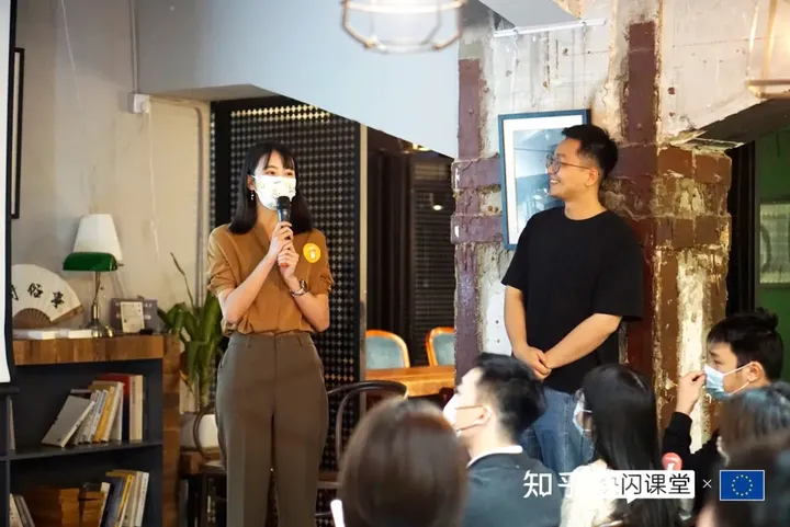 经历了 300 多次「双向奔赴」,我们终于明白的事-双向奔赴的文案句子