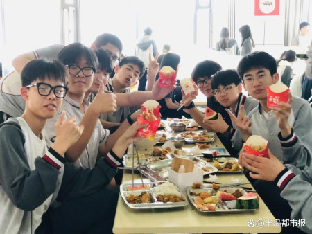 我搭好成长舞台,你搏出璀璨未来!青岛为明学校让每个孩子都成功-青岛为明学校校风好不好