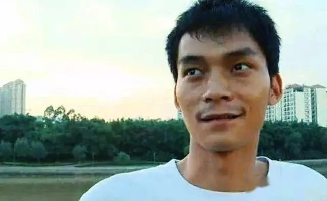 2022年,“高考钉子户”唐尚珺第14次参加高考,35岁的他图什么?-唐尚珺第一次高考成绩