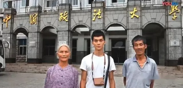 2022年,“高考钉子户”唐尚珺第14次参加高考,35岁的他图什么?-唐尚珺第一次高考成绩