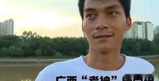 2022年,“高考钉子户”唐尚珺第14次参加高考,35岁的他图什么?-唐尚珺第一次高考成绩