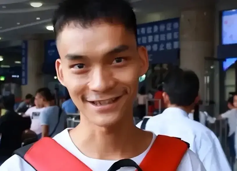 "高考钉子户"唐尚珺!复读14年只为上清华,35岁的他成功上岸?-唐尚珺的高考成绩怎么样