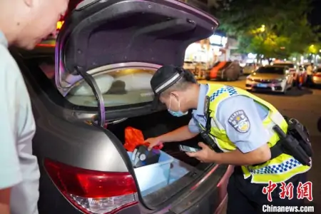 广东警方破获涉港偷渡案件77起 抓获犯罪嫌疑人215名(广东 偷渡 疫情)