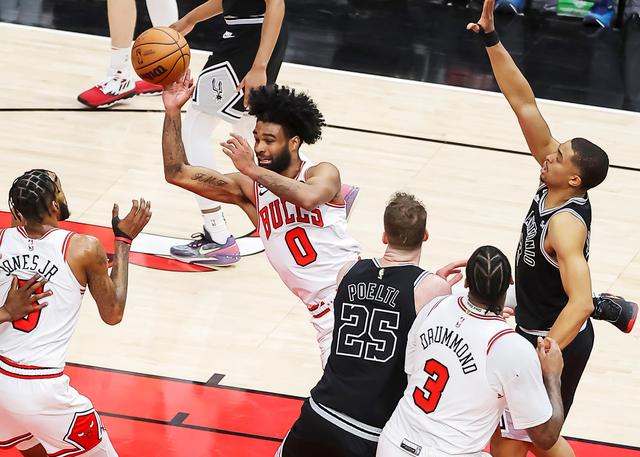 篮球——NBA常规赛:公牛胜马刺-nba公牛队球员名单