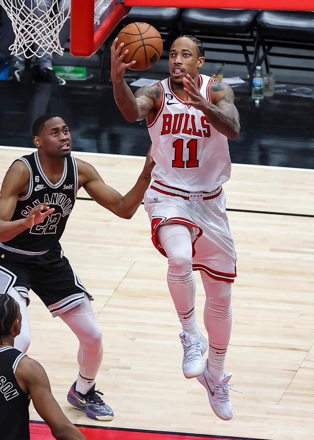 篮球——NBA常规赛:公牛胜马刺-nba公牛队球员名单