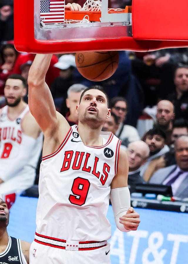 篮球——NBA常规赛:公牛胜马刺-nba公牛队球员名单