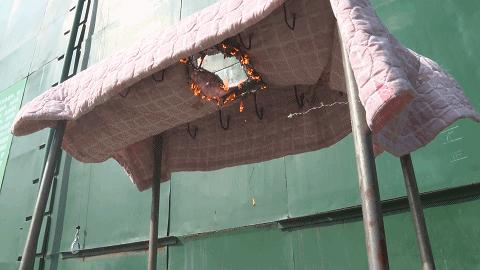 小小烟头莫乱扔,又一个因为烟头引发的悲剧,触目惊心-因小失大,一个小小烟头,毁了一个家