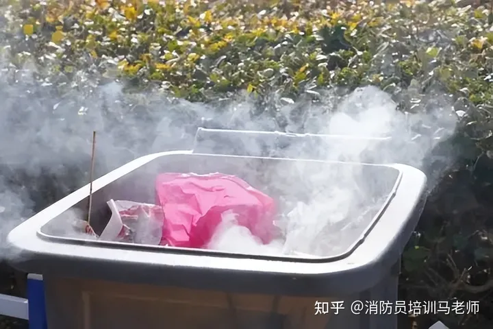 小小烟头莫乱扔,又一个因为烟头引发的悲剧,触目惊心-因小失大,一个小小烟头,毁了一个家