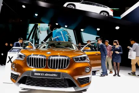 宝马mini取消活动,但排队领钥匙扣的人依旧络绎不绝!(宝马mini熄火后钥匙拔不出来怎么办)