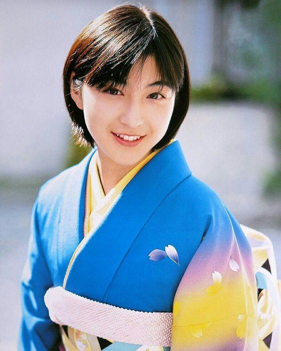 日本女明星出轨,丈夫哭着替她道歉却被骂了一顿,这是为啥(日本女明星出家)