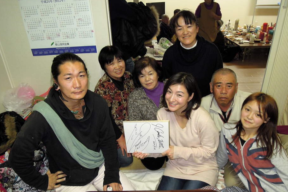 日本女明星出轨,丈夫哭着替她道歉却被骂了一顿,这是为啥(日本女明星出家)