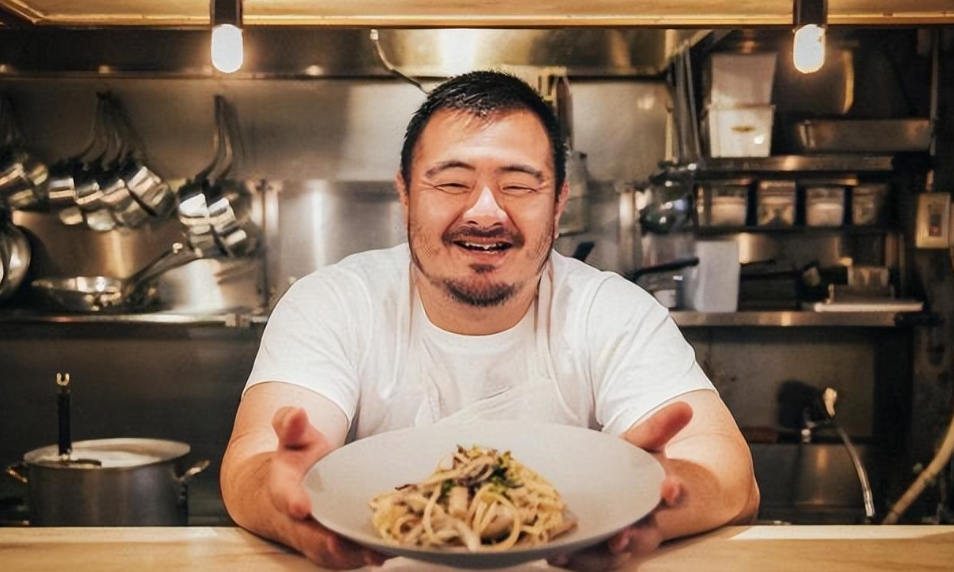 日本女明星出轨,丈夫哭着替她道歉却被骂了一顿,这是为啥(日本女明星出家)