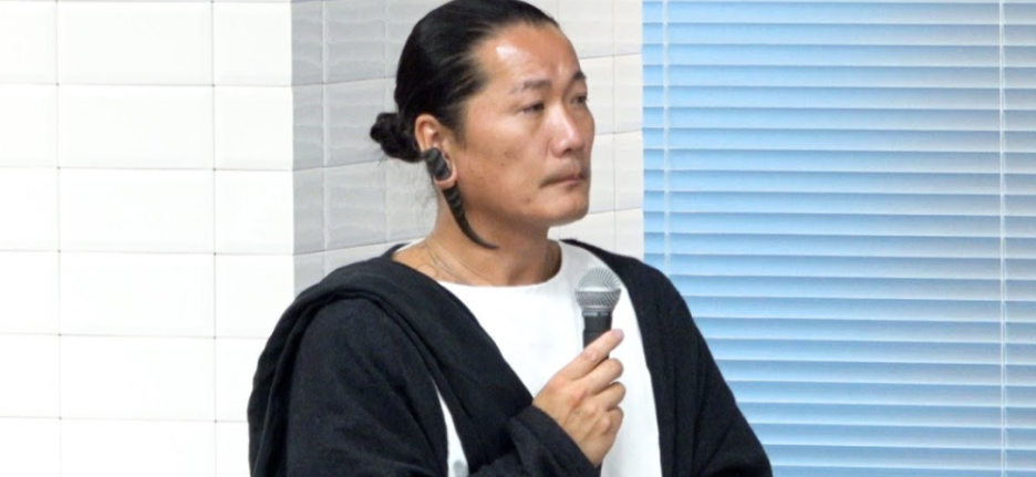 日本女明星出轨,丈夫哭着替她道歉却被骂了一顿,这是为啥(日本女明星出家)