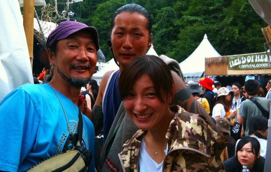 日本女明星出轨,丈夫哭着替她道歉却被骂了一顿,这是为啥(日本女明星出家)