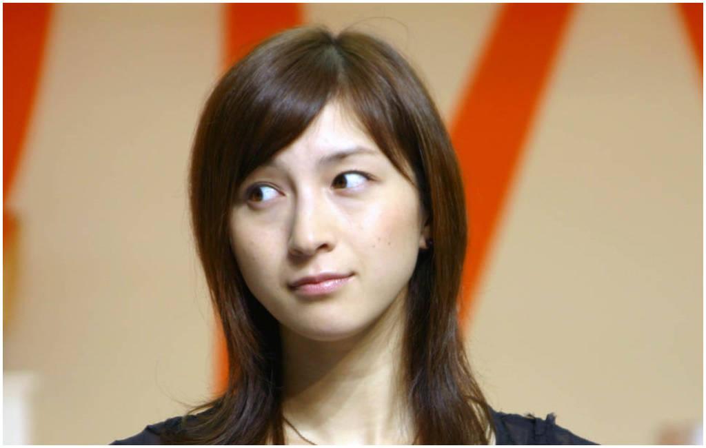 43岁知名女星与厨师发生不正当关系!老公也经常偷腥,事迹毁三观(厨师和明星韩剧)