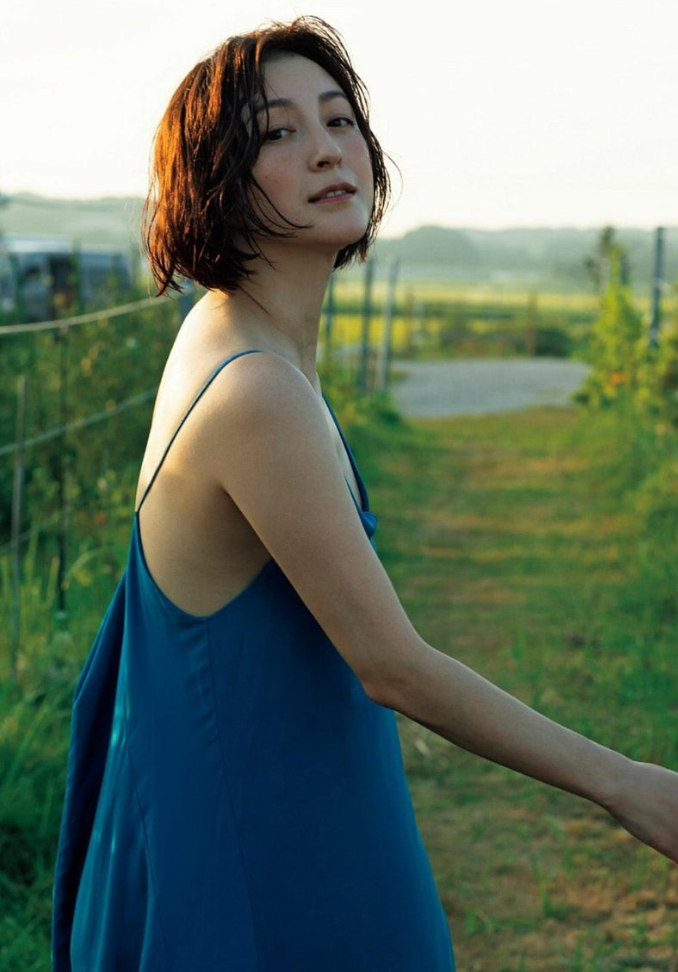 43岁知名女星与厨师发生不正当关系!老公也经常偷腥,事迹毁三观(厨师和明星韩剧)