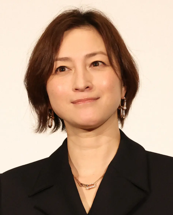 广末凉子丈夫就“出轨事件”公开道歉!泪眼力挺妻子好母亲好女人(广末凉子性格是怎样)