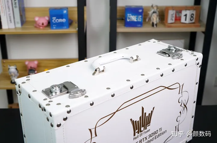 这才是真正的卡皇?影驰RTX 3090 Ti名人堂限量版显卡评测-影驰的显卡是丐版吗