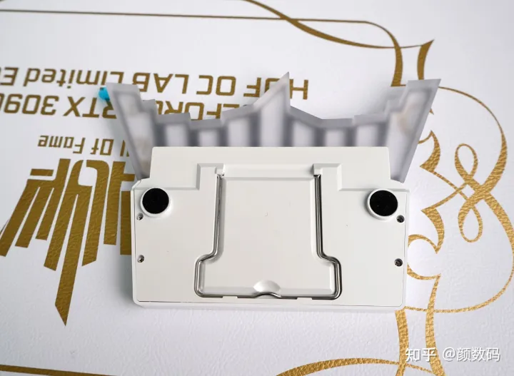 这才是真正的卡皇?影驰RTX 3090 Ti名人堂限量版显卡评测-影驰的显卡是丐版吗