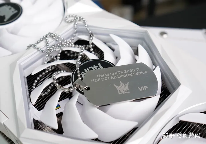 这才是真正的卡皇?影驰RTX 3090 Ti名人堂限量版显卡评测-影驰的显卡是丐版吗