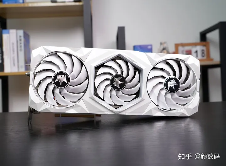 这才是真正的卡皇?影驰RTX 3090 Ti名人堂限量版显卡评测-影驰的显卡是丐版吗