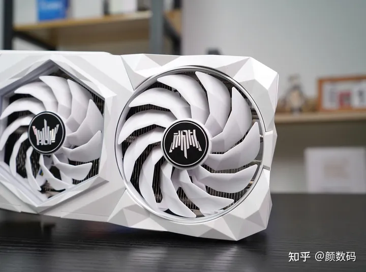 这才是真正的卡皇?影驰RTX 3090 Ti名人堂限量版显卡评测-影驰的显卡是丐版吗