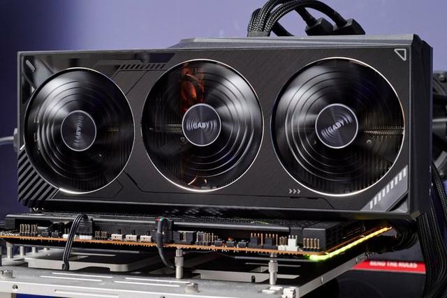 技嘉RTX3090Ti魔鹰OC:鹰击长空展现王者风范