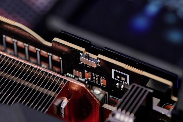 技嘉RTX3090Ti魔鹰OC:鹰击长空展现王者风范