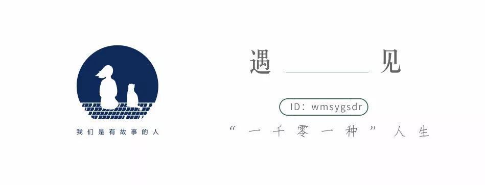 刚出生的他,有很多个妈妈(刚出生的时候用英语怎么说)