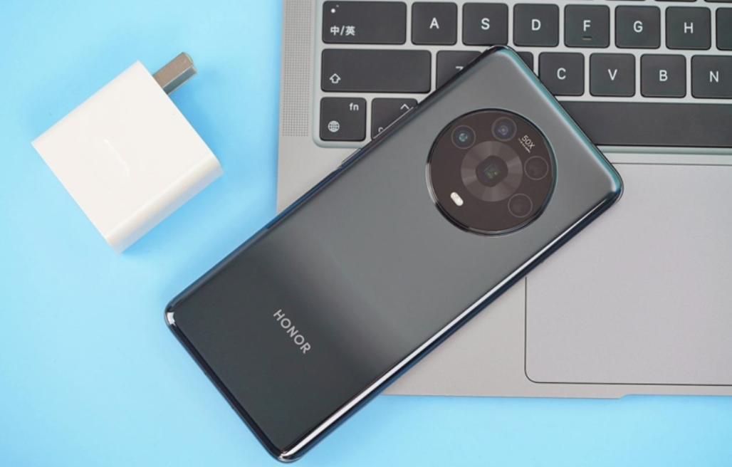 目前这4款手机最值得买,几乎没有“差评”,看看你选了哪一部?-什么手机最没用