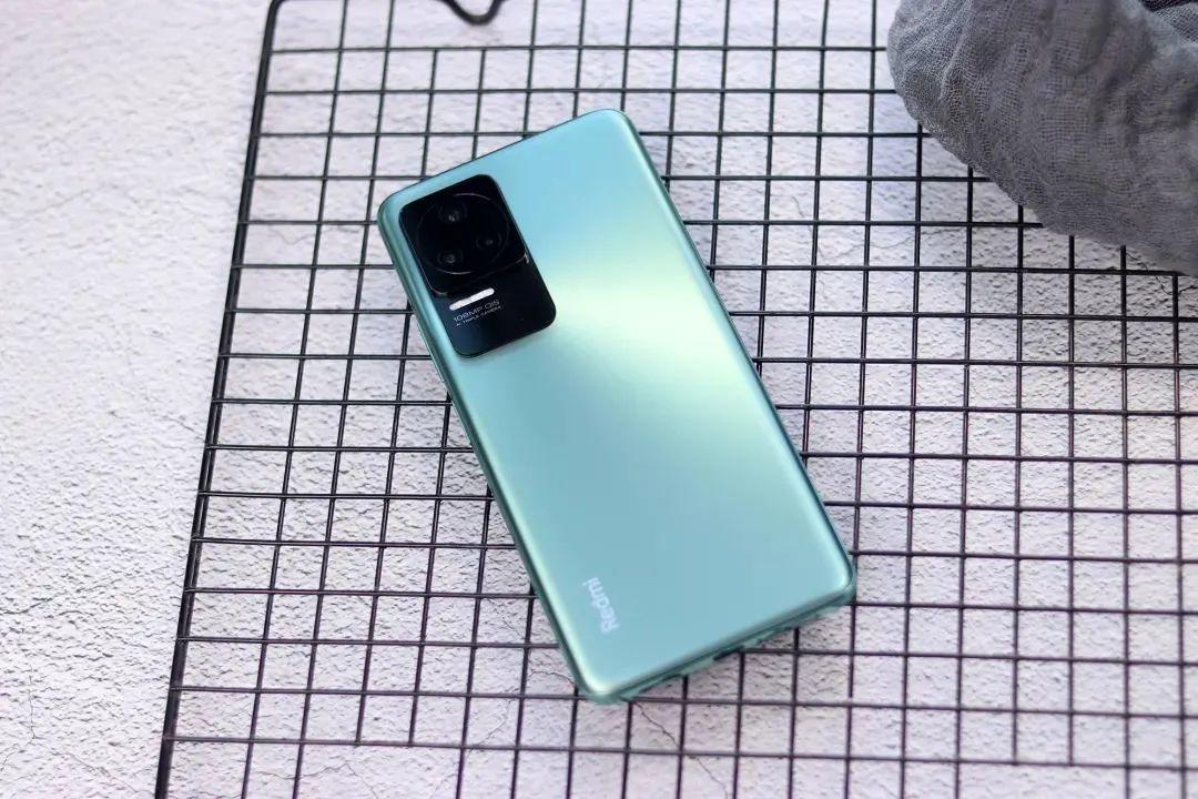 买手机不要抠抠索索,目前这3款手机口碑最好,用5年也不卡顿