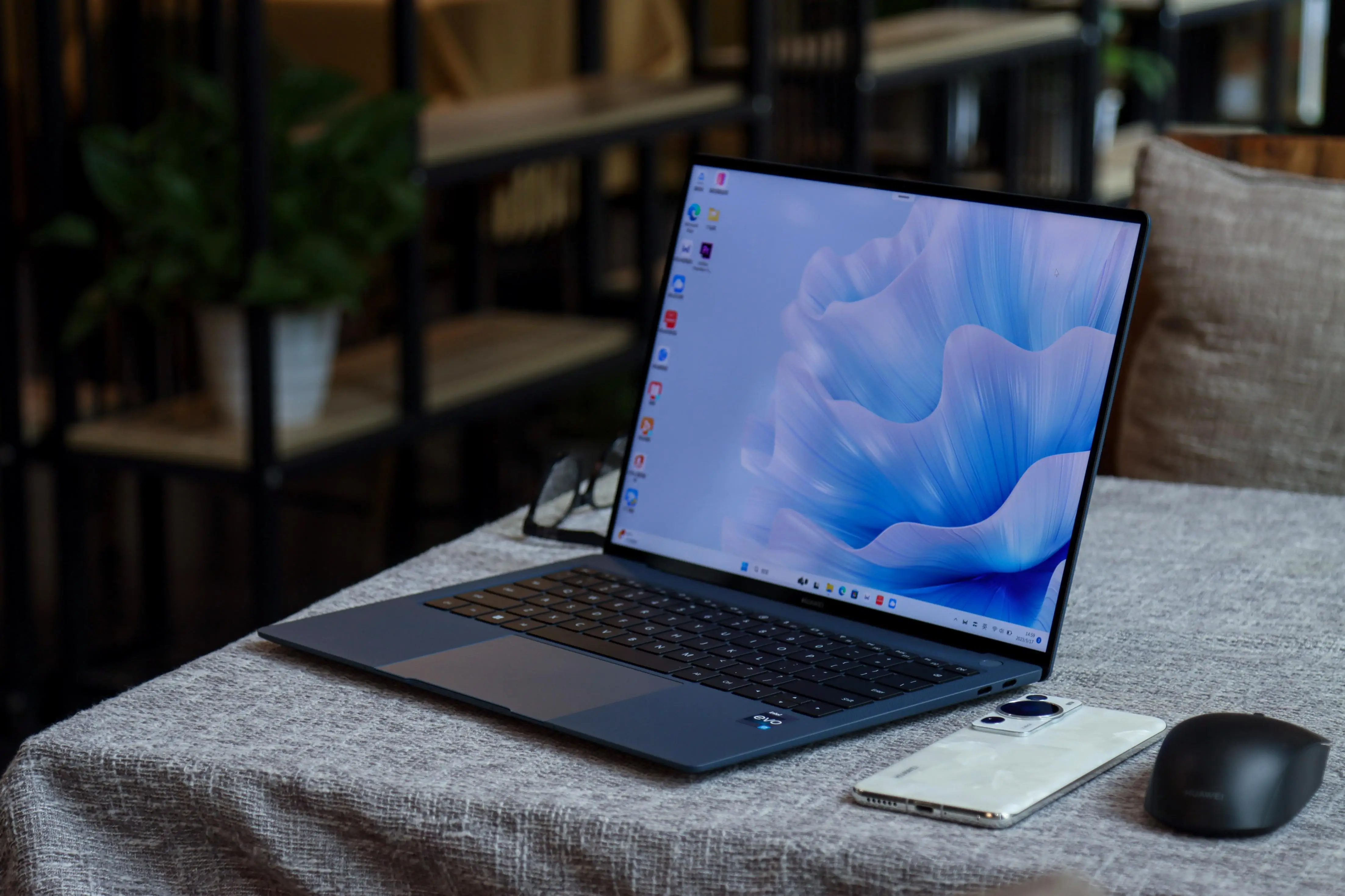 更好看、更轻薄、更智慧高的华为MateBook X Pro 2023-华为matebokk