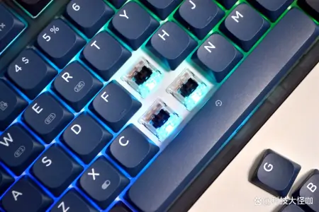 机械键盘到底是不是智商税?聊聊不到300入手的黑爵AK832矮轴键盘-机械键盘黑爵ak35i