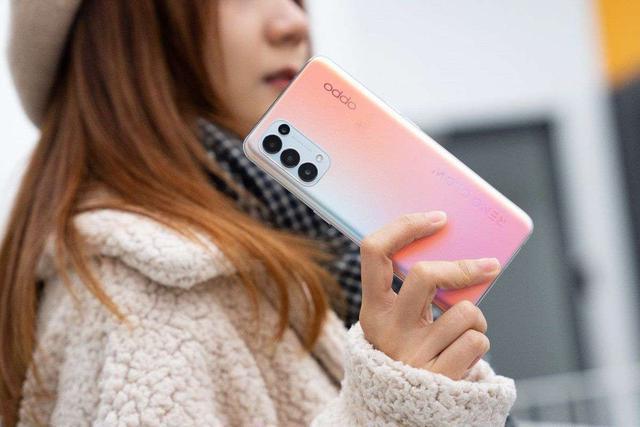 大图标大字体是最基本的,老年人用智能手机记得这样设置-老年手机字体设置在哪里