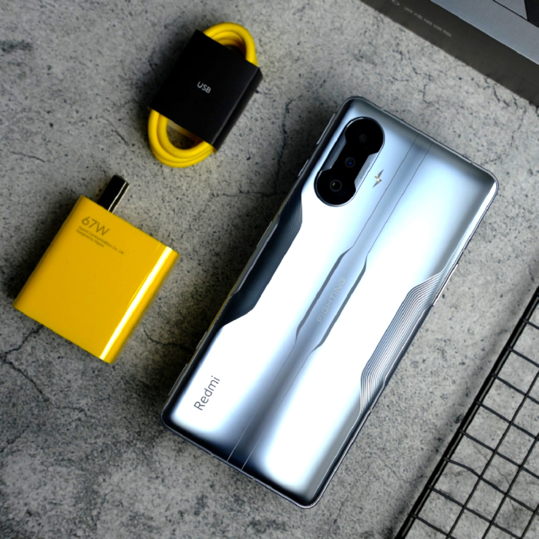 闪电修:闭着眼睛都要买这款2000的游戏手机!-2000元游戏手机