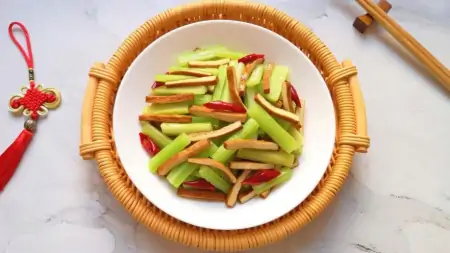 “湿气”最怕这2类菜,隔三差五吃一次,驱寒避湿,一身轻松-去湿气吃什么菜