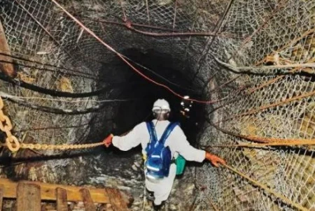 4000米深只为挖金矿,被称为全球最深矿洞,矿内温度最高可达57-世界最深的矿井有多少米长