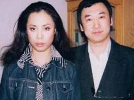 黄绮珊:一婚被折磨后逃婚,二婚被离婚后轻生,三婚背家暴爆丑闻-黄绮珊现任丈夫