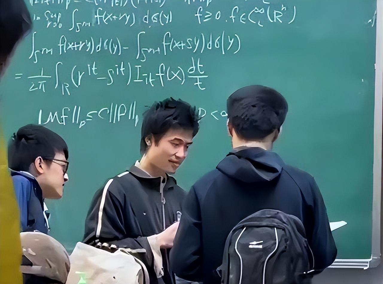 韦东奕的两大“传说”,至今无人能破,不算数学家但也不是普通人-韦东奕是谁他的资料