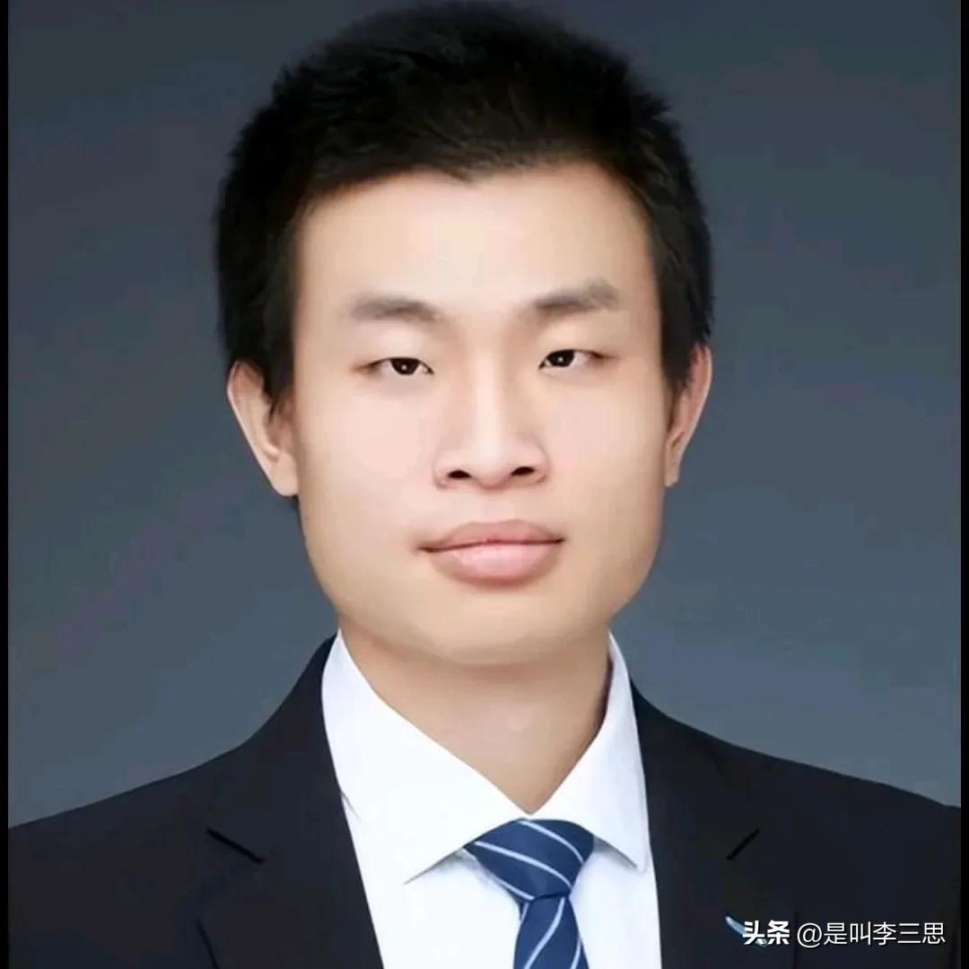 韦东奕近照,食堂就餐样貌令人心酸:“除了数学他什么都不会”-韦东奕!